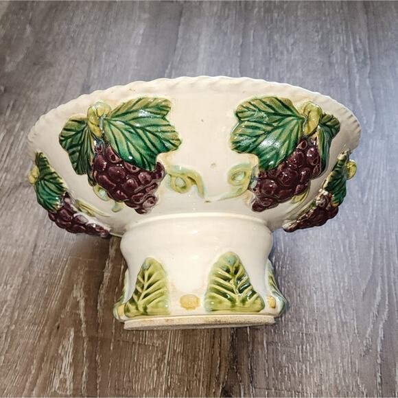Vintage Italian Majolica Style large Pedestal Bowl with Grape Design‎ - Picture 10 of 15